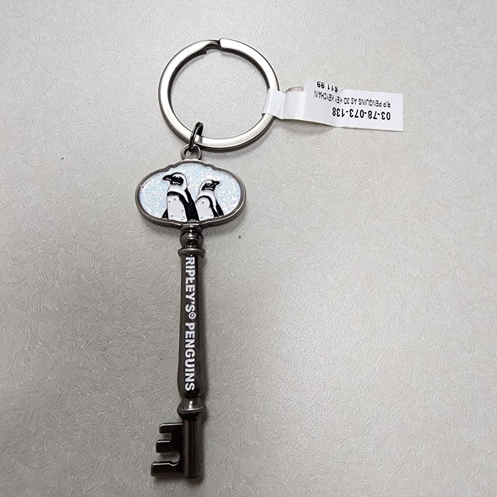 Ripley's Penguins Vintage Key Look Collectible/ Souvenir Keychain/Keyring Metal
